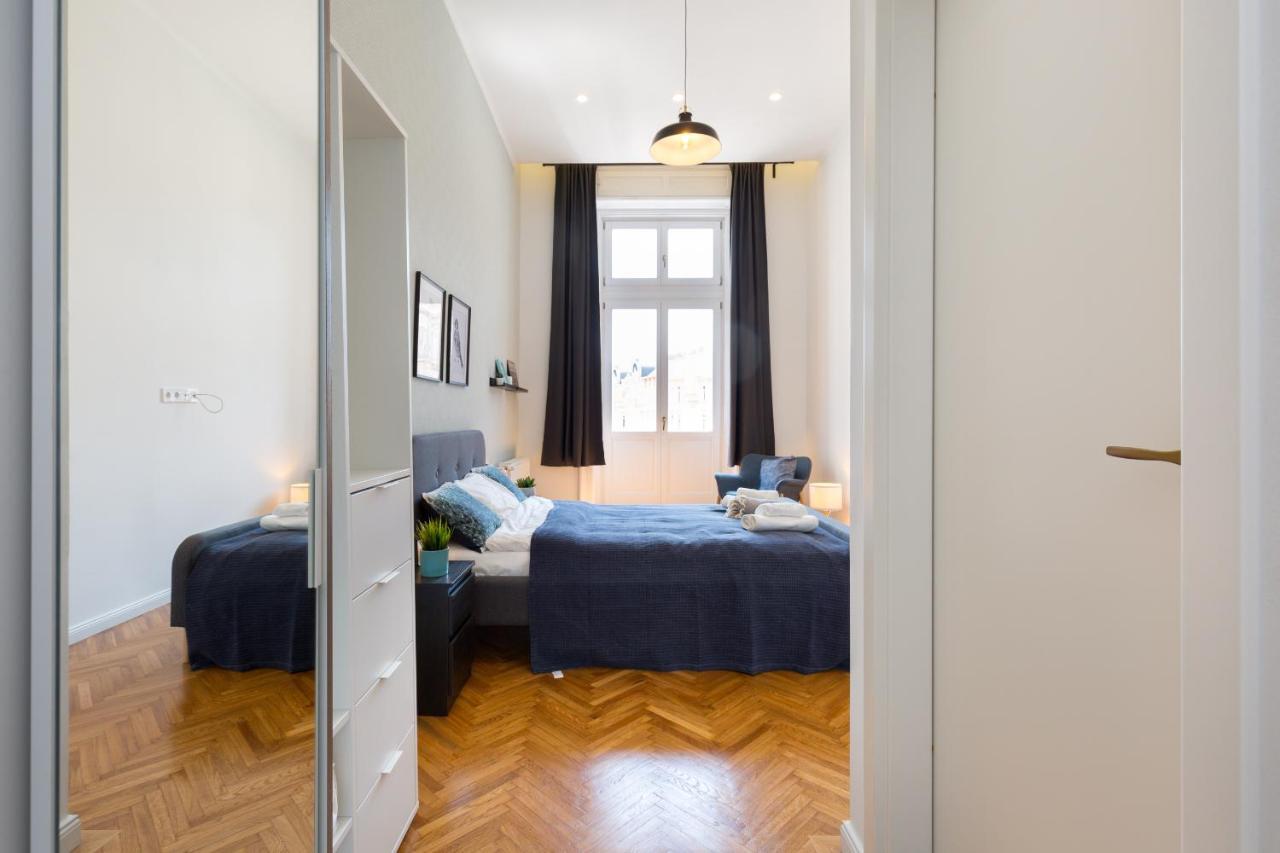 Royal Ferenciek Apartment Budapest Luaran gambar